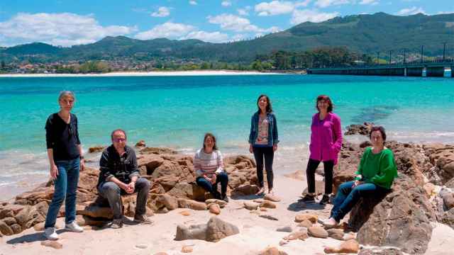 De izquierda a derecha, Carmen González Sotelo (IIM-CSIC), Daniel Rey, Lucía Viñas (IEO), Noelia Calvar (Campus do Mar), Ana Bernabeu (CIM-UVigo) y Celia Olabarria (CIM-UVigo).