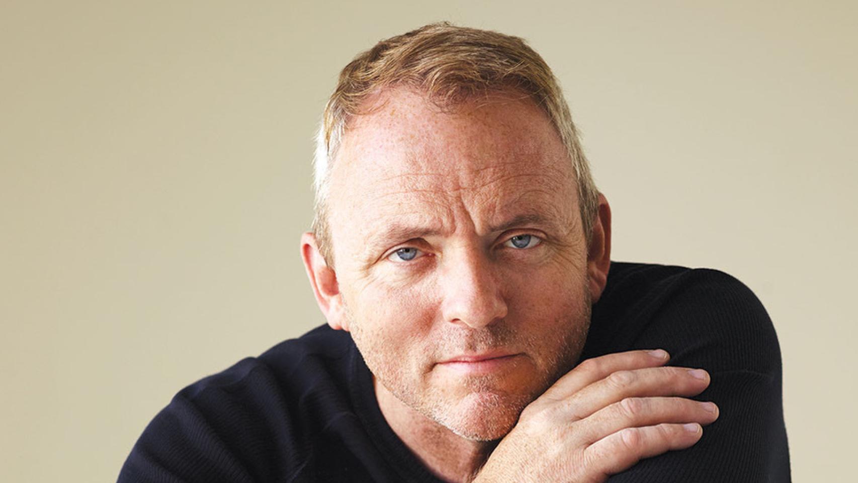 Dennis Lehane se pasa a la televisión con 'Encerrado con el diablo', la aclamada miniserie de Apple TV+.