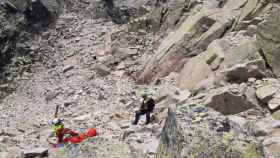 Imagen del rescate del senderista en el Pico Almanzor