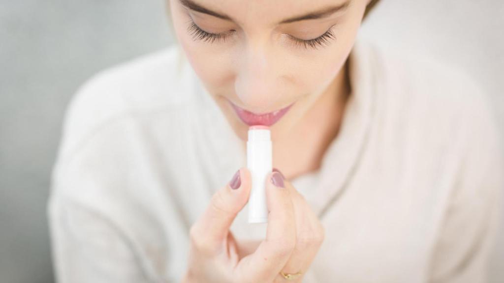 Los protectores labiales están diseñados para cuidar y proteger los labios.