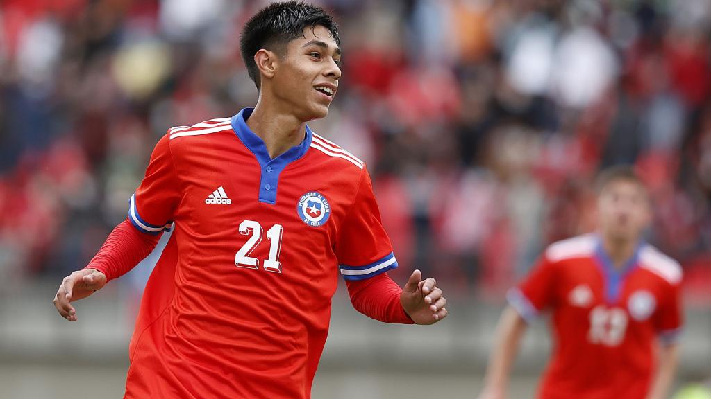 Darío Osorio, en un partido con la selección de Chile