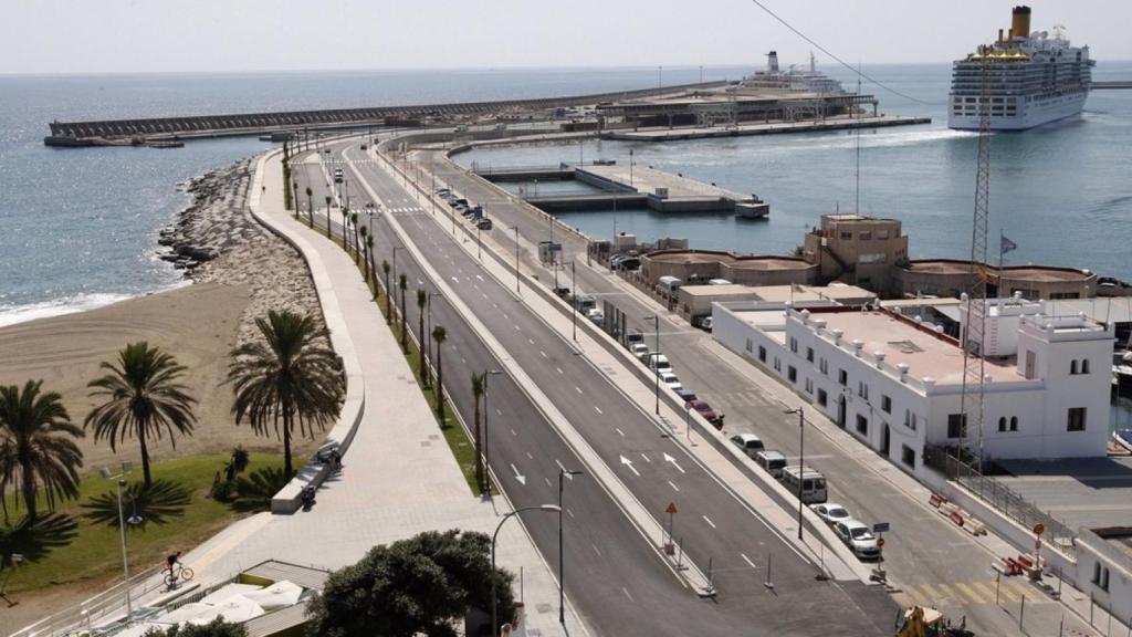 Vista de los terrenos del puerto de Málaga donde se proyecta la torre.