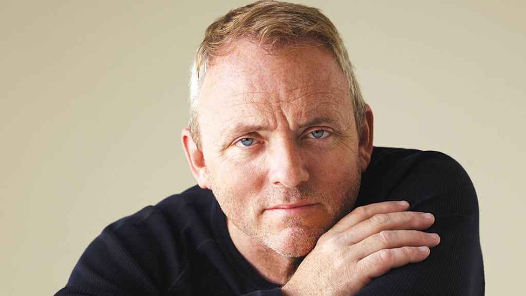 Dennis Lehane se pasa a la televisión con 'Encerrado con el diablo', la aclamada miniserie de Apple TV+.