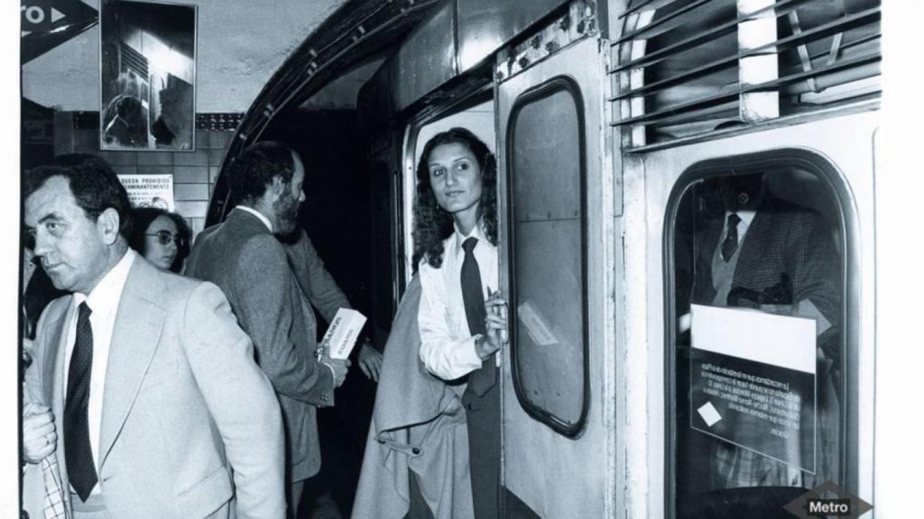 Estrella Aranda, primera conductora de tren de Metro en 1984.