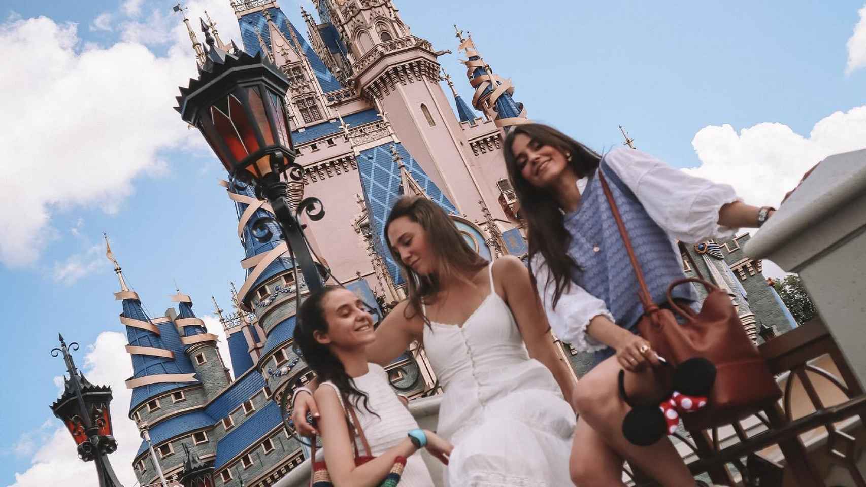 Victoria Federica, Rocío Lafón y María García de Jaime en Walt Disney World.