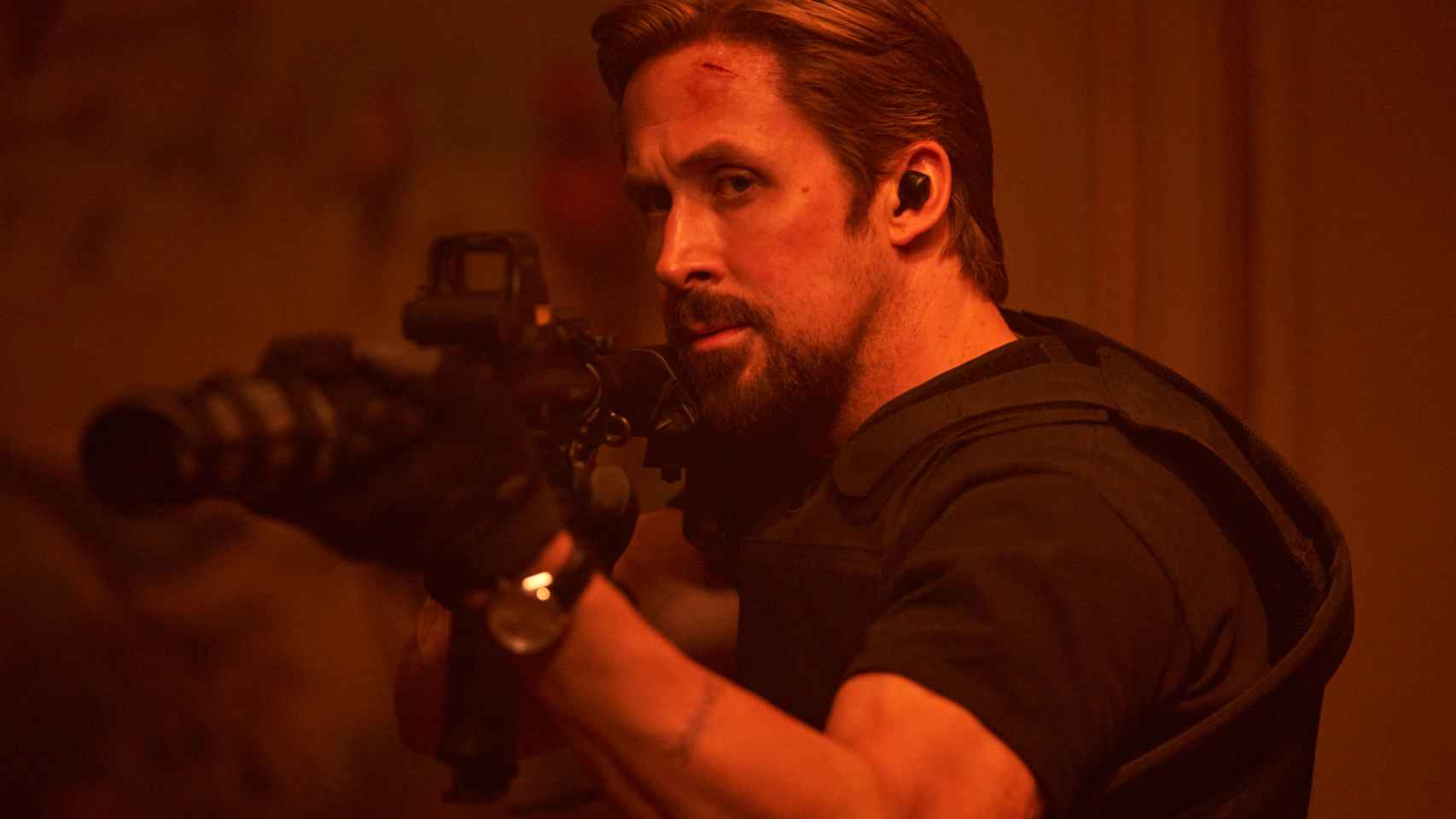 Ryan Gosling es 'El agente invisible' en un entretenido thriller de acción que quiere ser el Jason Bourne de Netflix.