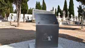 Imagen de la placa ubicada en el cementerio del Carmen de Valladolid