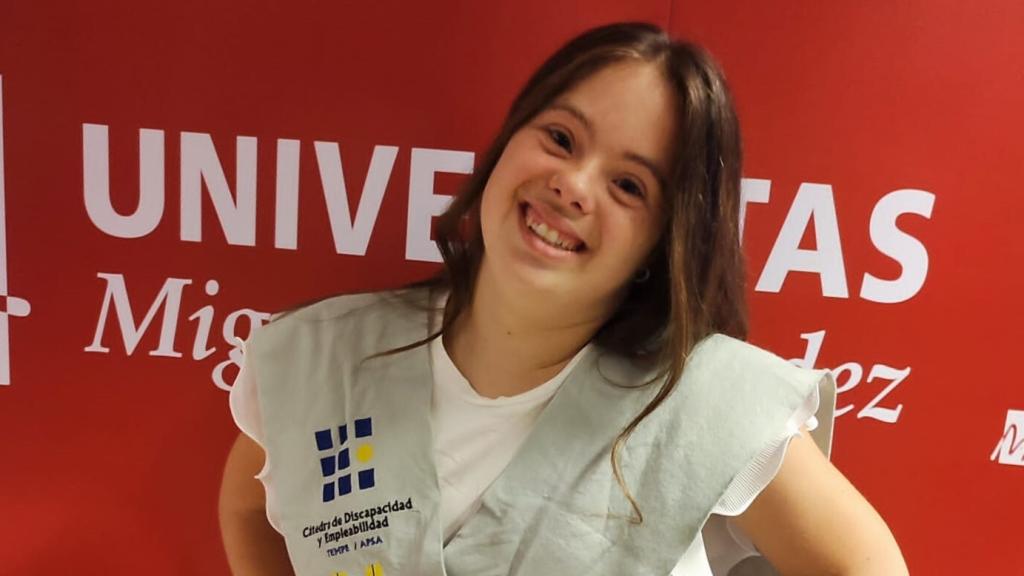 Sara Marín, en su graduación en la UMH de Elche.