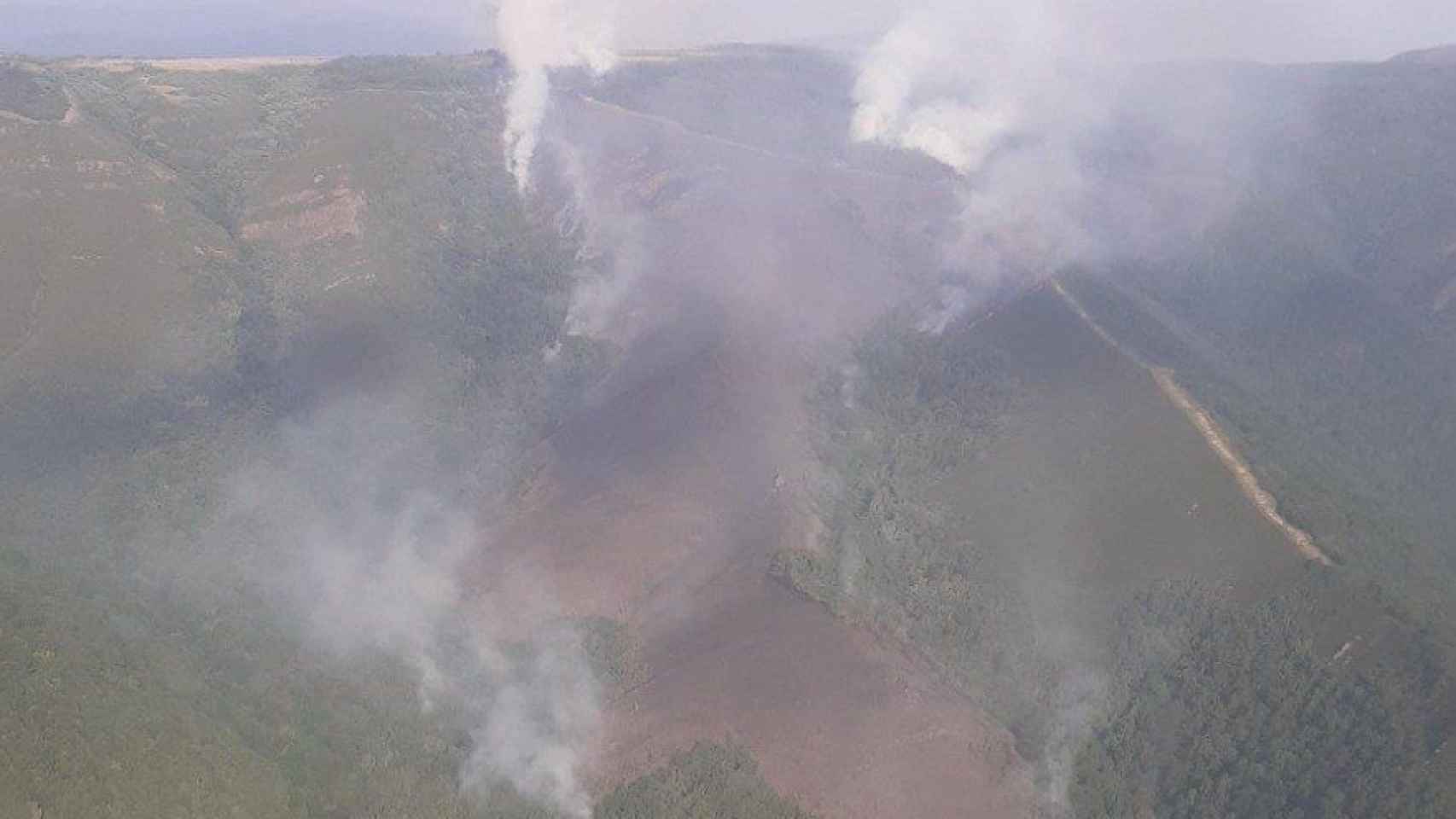 Imagen del incendio en Paradaseca (León)