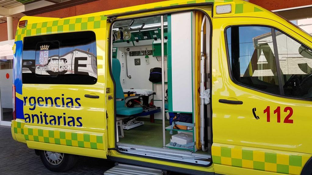 Ambulancia del 112 en las Urgencias de Zamora