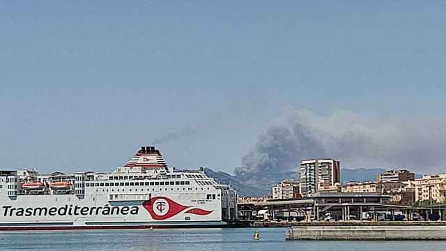 Imagen del incendio desde el Puerto de Málaga.