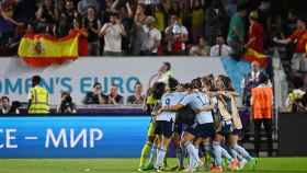 Piña de las jugadoras de la selección española de fútbol femenino en la Euro 2022
