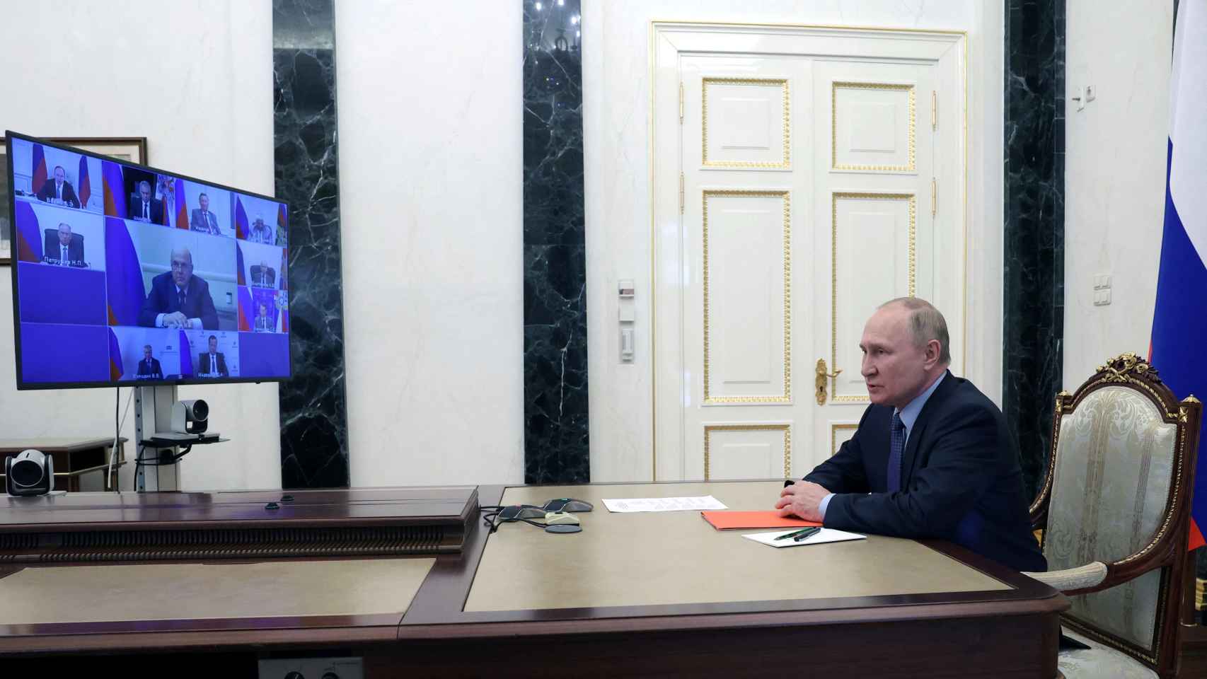 Vladimir Putin en una reunión.