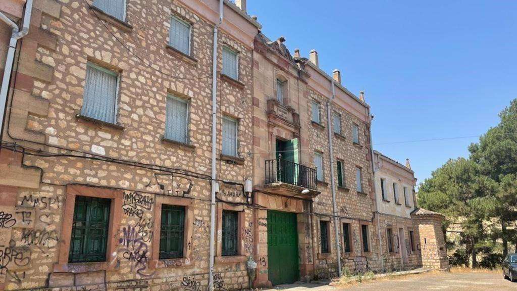 Antiguo cartel de la Guardia Civil de Sigüenza (Guadalajara)