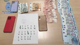 La Policía Nacional detiene en Toledo a un presunto traficante con 17 dosis de cocaína listas para distribuir