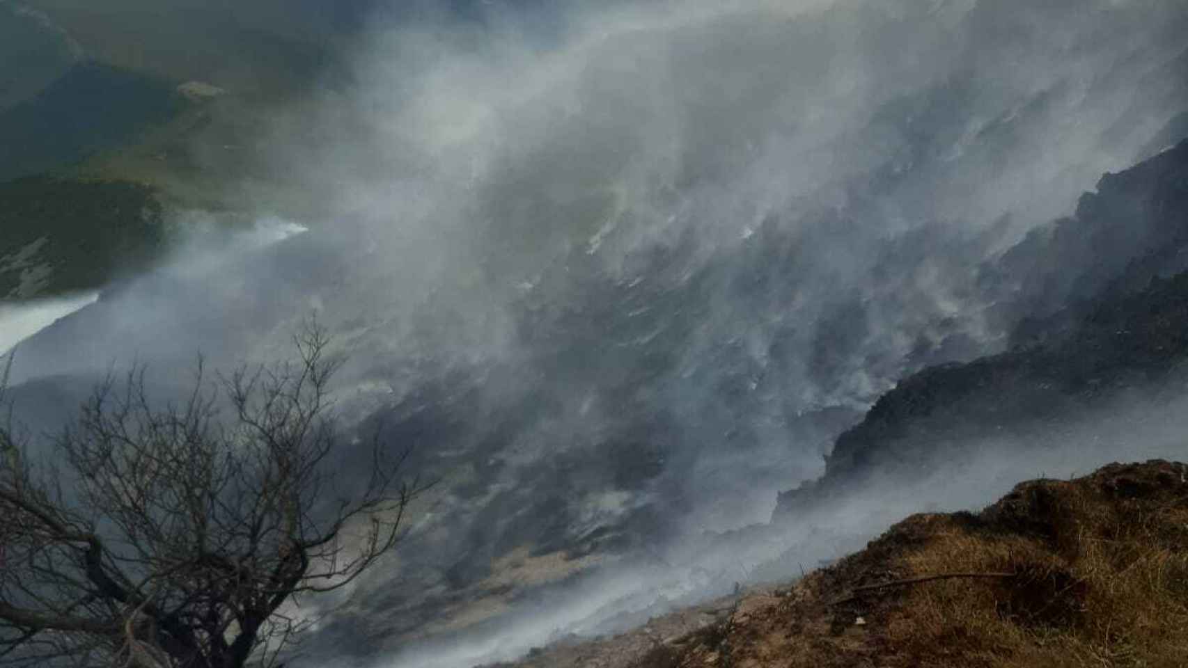 Incendio en Montes de Valdueza (León)