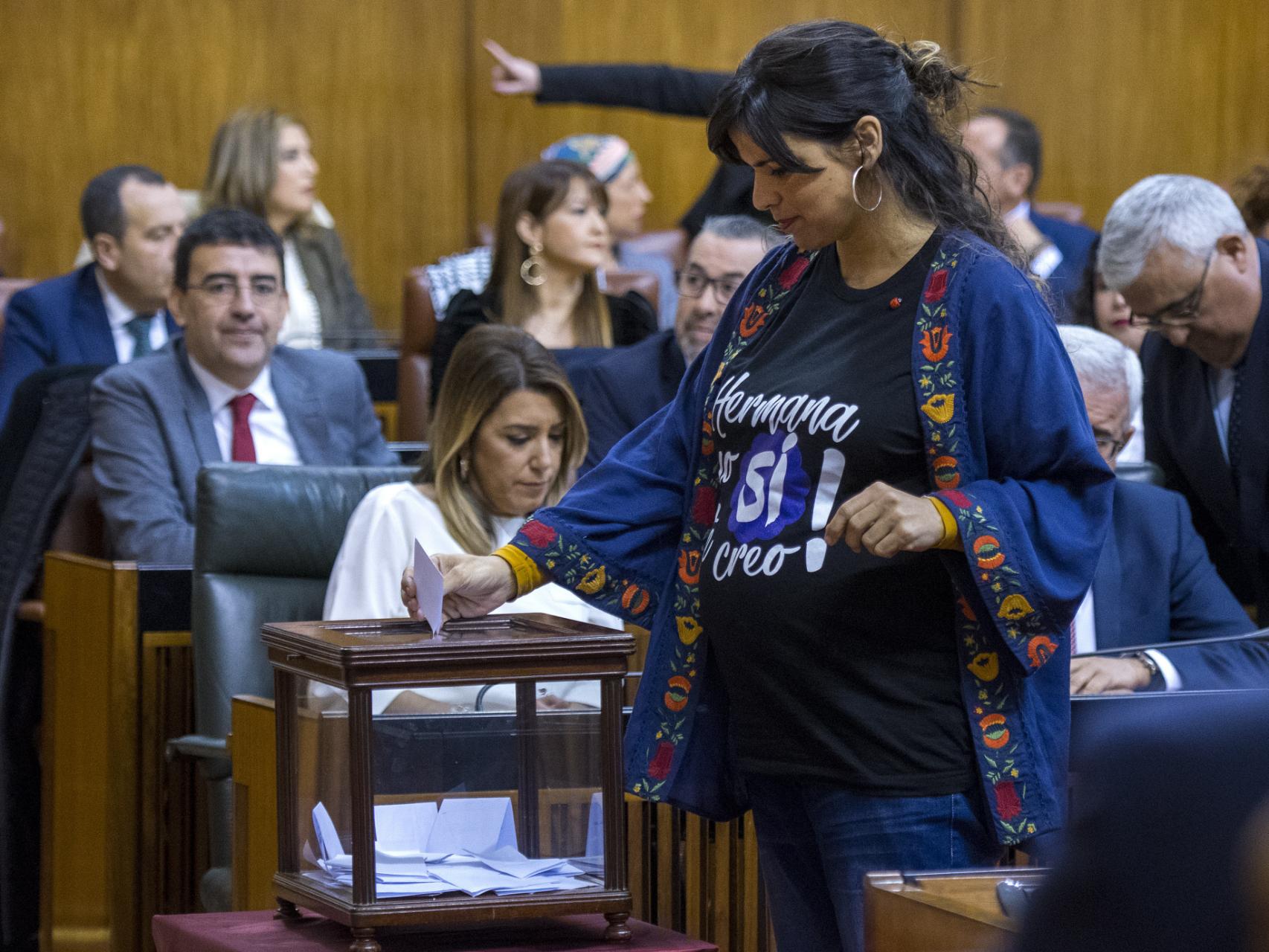 De Susana Díaz a Inés Arrimadas y Macarena Olona: embarazadas y  cuarentañeras que no dimitieron