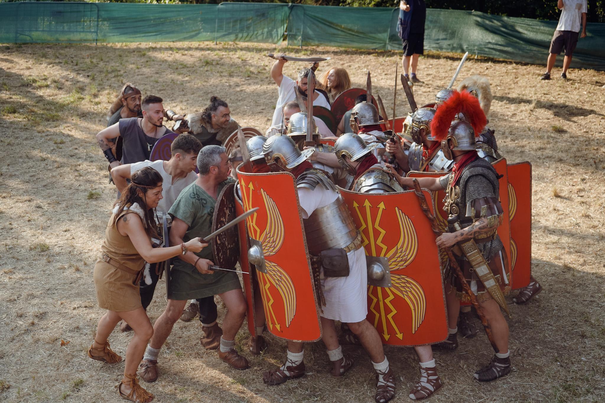 Momento del enfrentamiento entre romanos y castrexos en la V Galaicoi del Concello de Cambre (fuente: Ártabra Comunicación)
