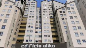 El edificio Aliko de A Coruña, un condensador urbano en Os Mallos bajo un juego de geometrías
