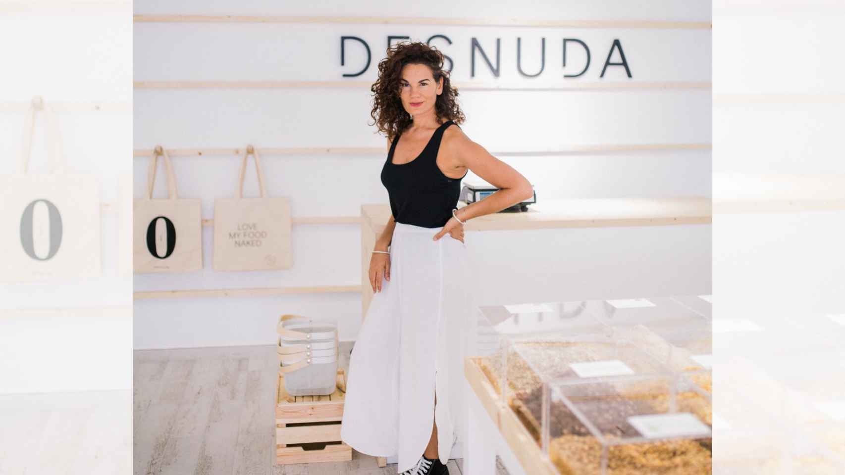 Yolanda García, propietaria de Desnuda Store en Pontevedra.