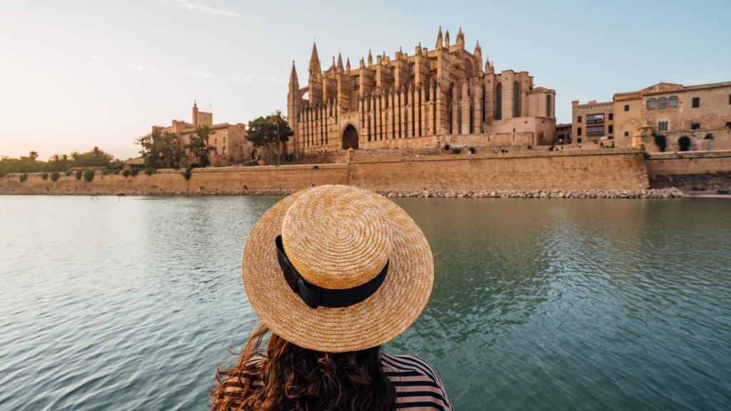 Catedral de Santa María de Palma de Mallorca al atardecer