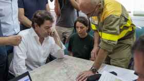 Visita de Alfonso Fernández Mañueco al puesto de mando avanzado  del incendio de Cebreros el pasado mes de julio