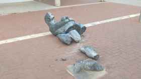Imagen de la estatua destrozada en La Cistérniga