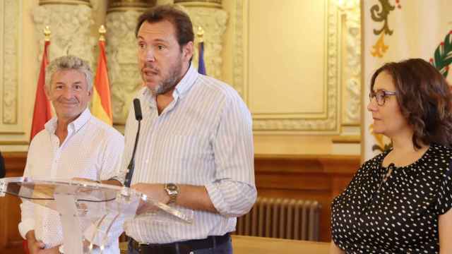 Óscar Puente, tras la firma del convenio de colaboración con los alcaldes de Arroyo de la Encomienda y La Cistérniga