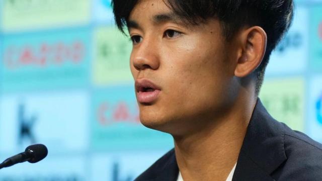 Takefusa Kubo durante su presentación con la Real Sociedad