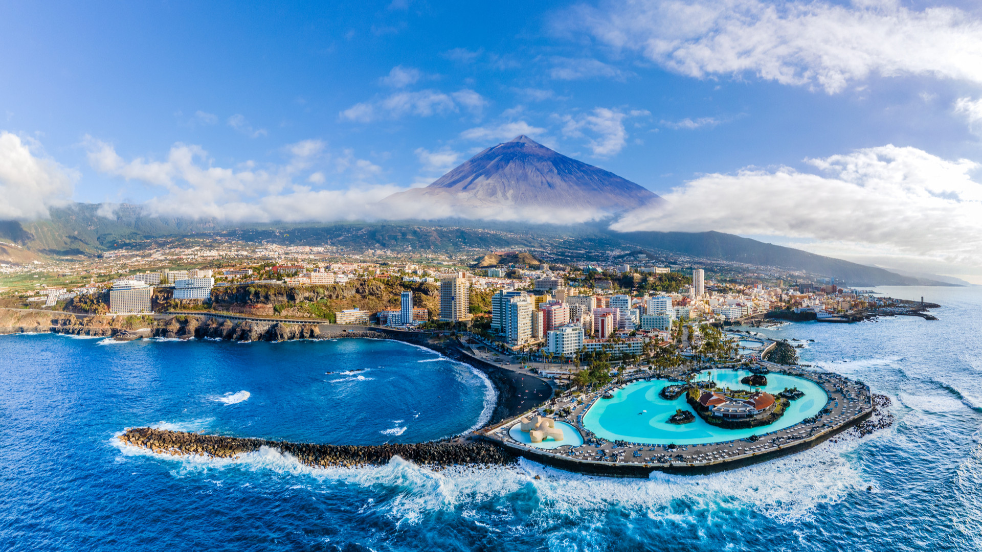 Vista aérea de la isla de Tenerife, Canarias. Foto: Shutterstock