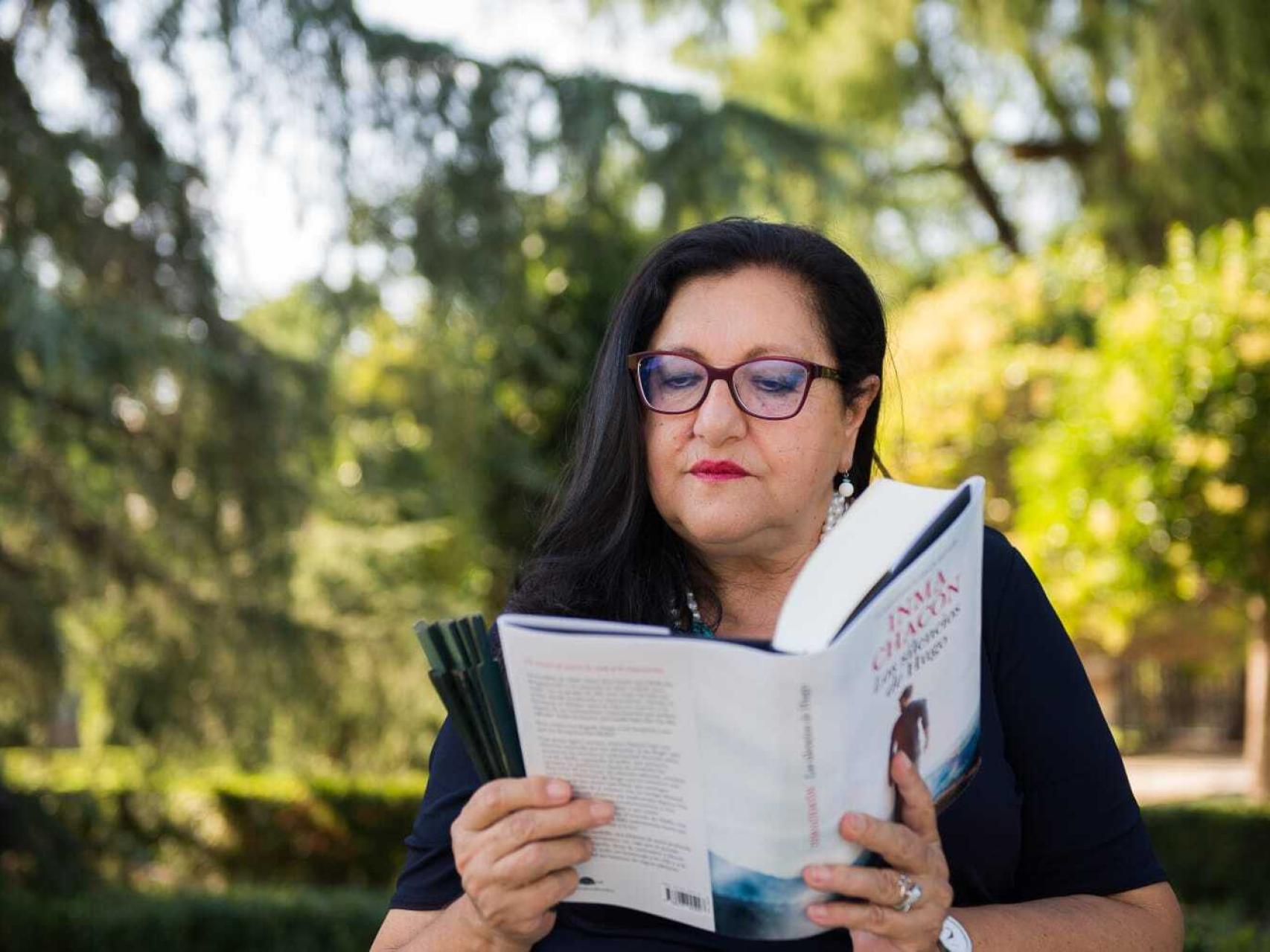 Inma Chacón y la petición de su hermana antes de morir: “Sabía que la  literatura me iba a salvar”