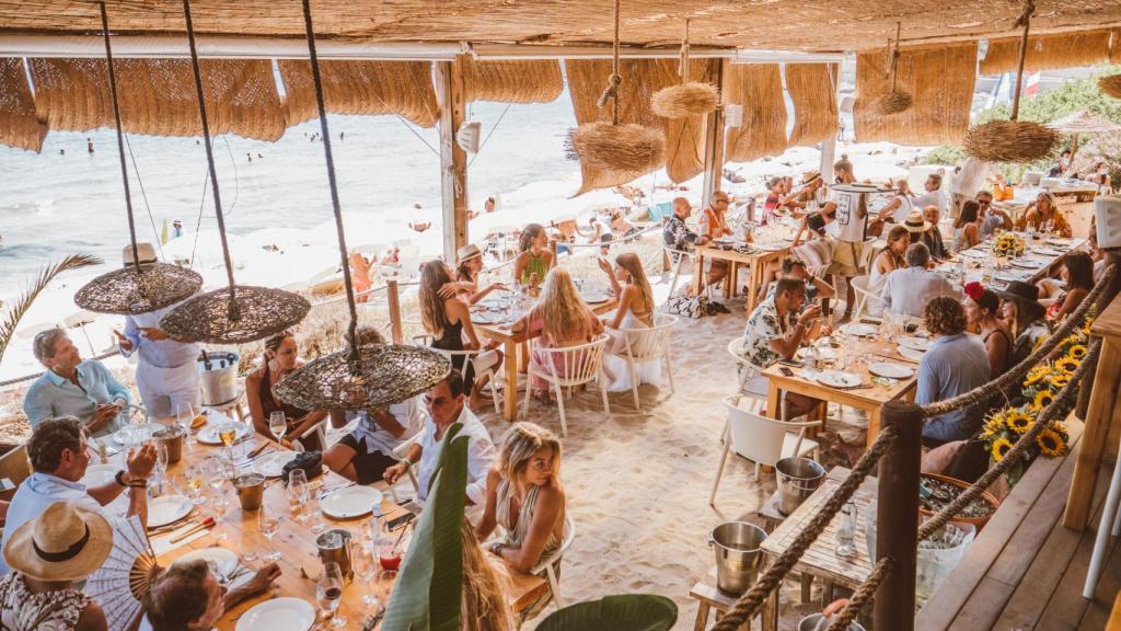 Los restaurantes de Ibiza donde puedes encontrarte con famosos