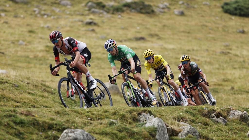 Mikkel Bjerg en una etapa del Tour de Francia