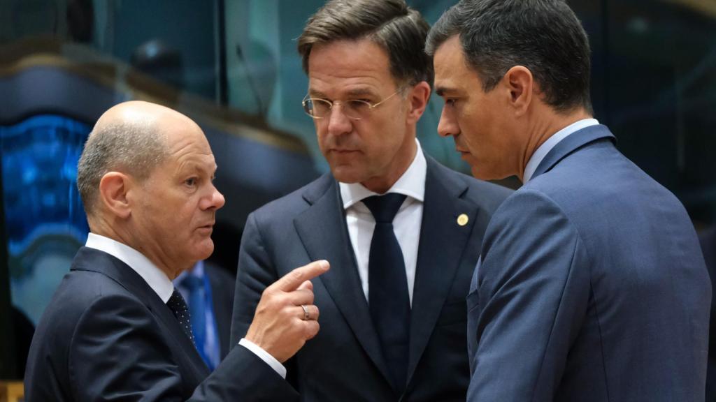 Olaf Scholz, Mark Rutte y Pedro Sánchez, durante la última reunión del Consejo Europeo.
