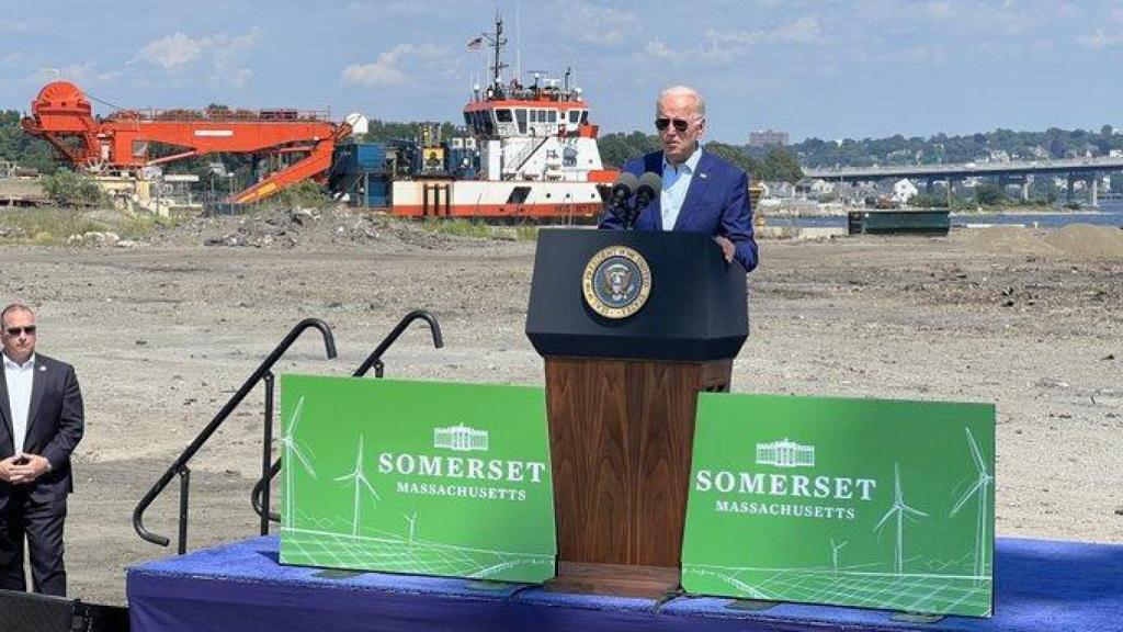 El presidente Joe Biden en las instalaciones de Iberdrola en Estados Unidos.