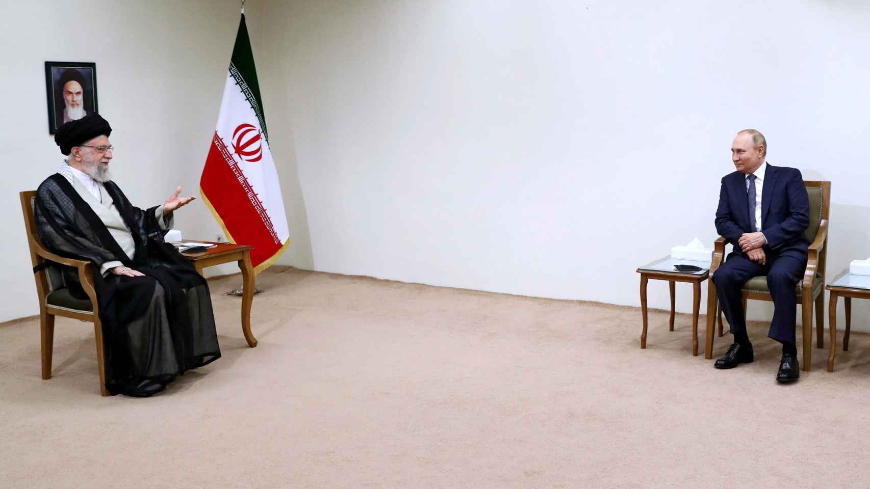 El ayatolá Alí Jamenei en su reunión con Vladimir Putin.
