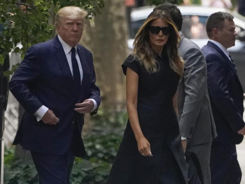 Trump y su esposa, a su llegada al funeral.