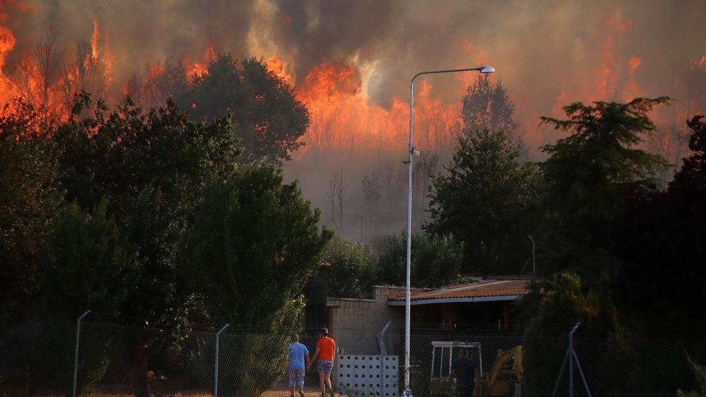 Virulento incendio entre San andres y Ferral del Bernesga