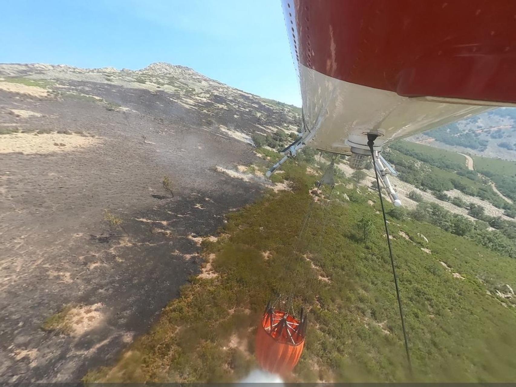Un helicóptero en labores de prevención de focos en el #IFMonsagro