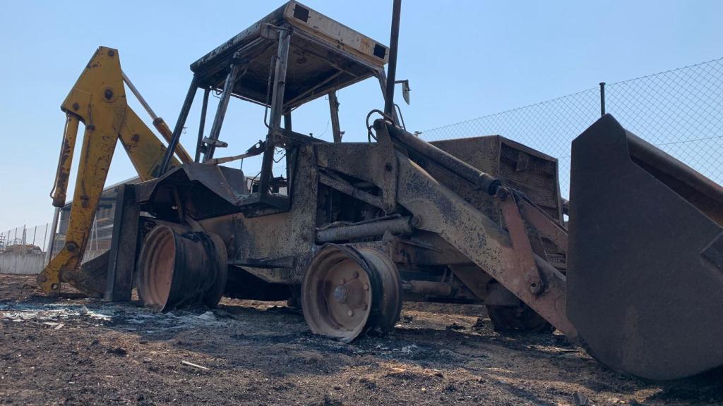 Maquina quemada por el fuego en San Martín de Tábara
