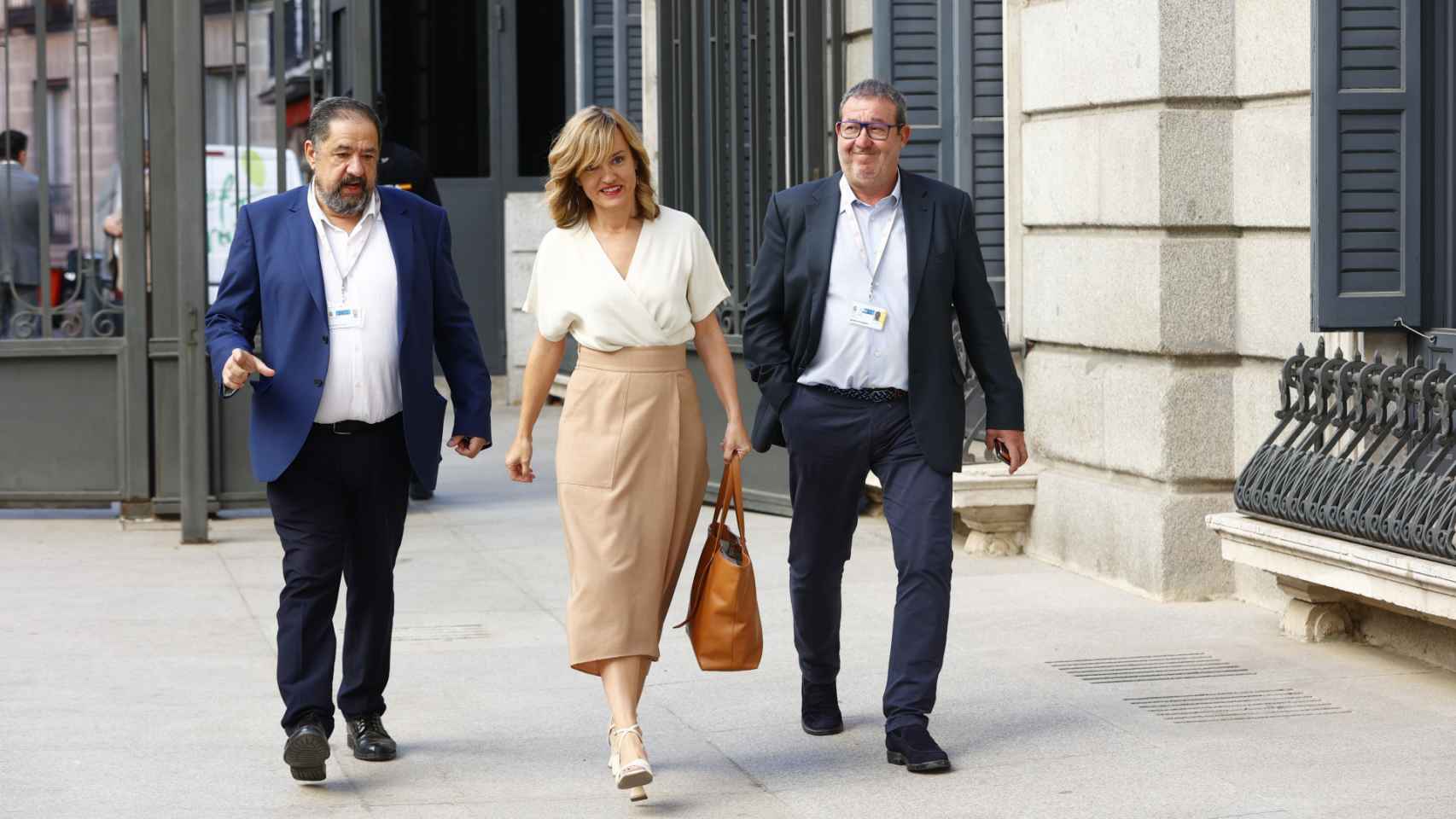 Pilar Alegría llegando al Congreso de los Diputados.