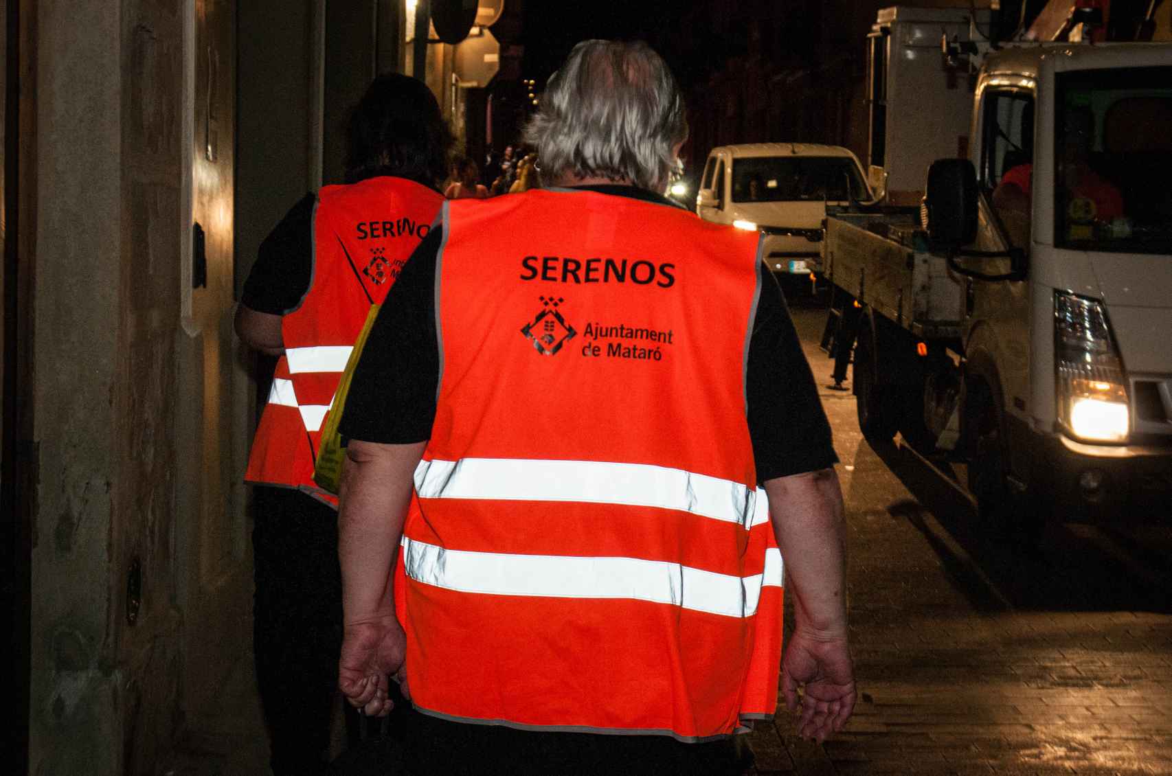 Los serenos patrullando en las calles de Mataró.