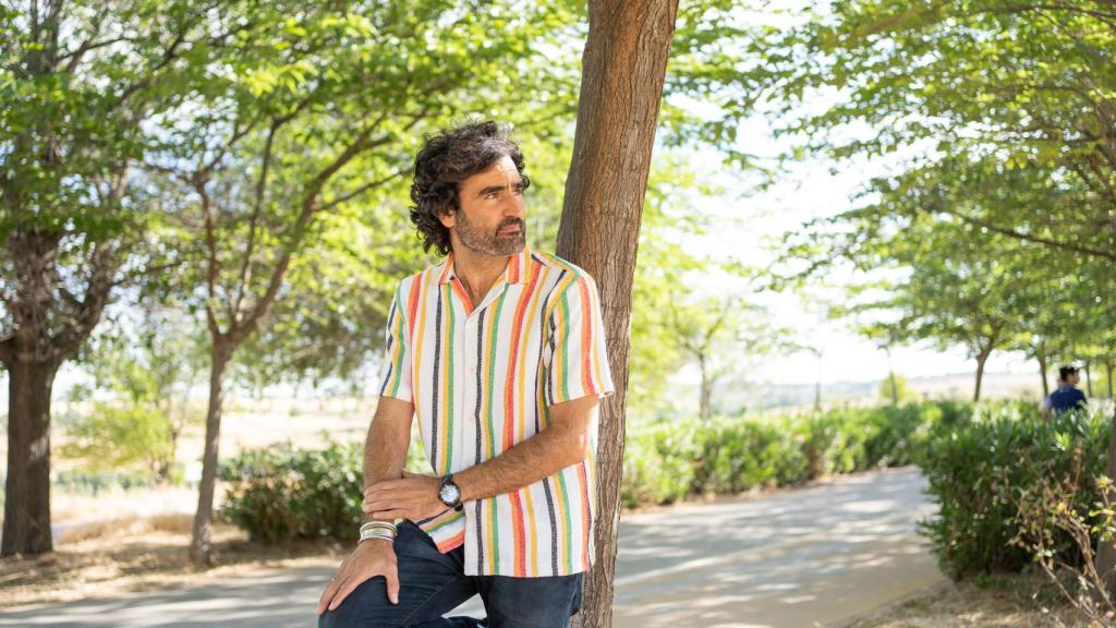 Raúl Gómez posando en el parque Montecarmelo.