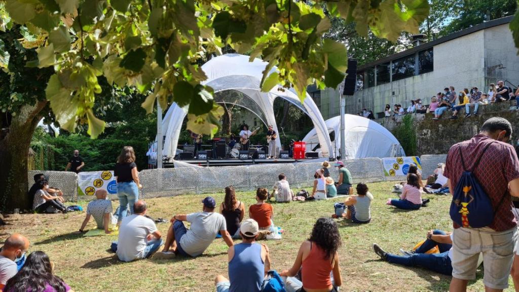 Público disfrutando de un concierto en el Festival Sinsal.