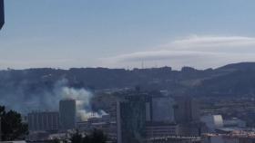 Incendio en las inmediaciones de Espacio Coruña y la UDC esta tarde.