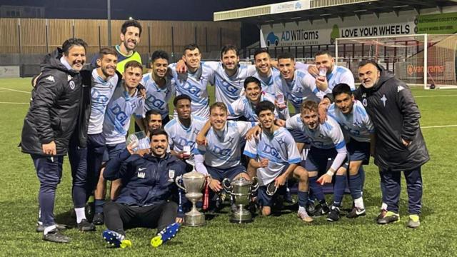 El FC Deportivo Galicia con los títulos conquistados la pasada temporada.