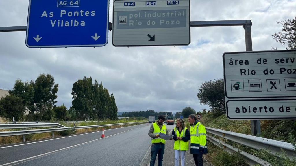 La delegada territorial de la Xunta en Ferrol, Martina Aneiros, durante su visita a las obras