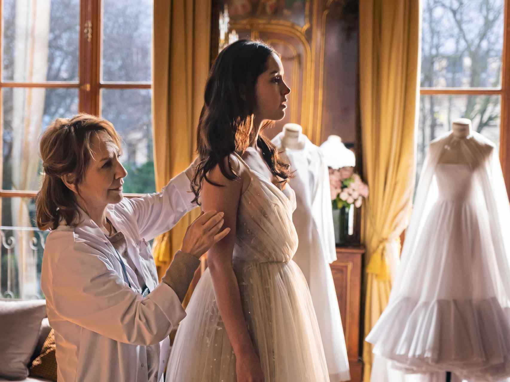 La película se ha inspirado en los talleres de Alta Costura de la 'Maison Dior'.