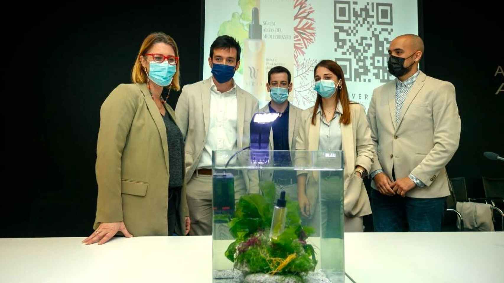 Mari Carmen De España, izquierda, en la presentación de Mediterranean Algae, una de las empresas apoyadas en 2021.