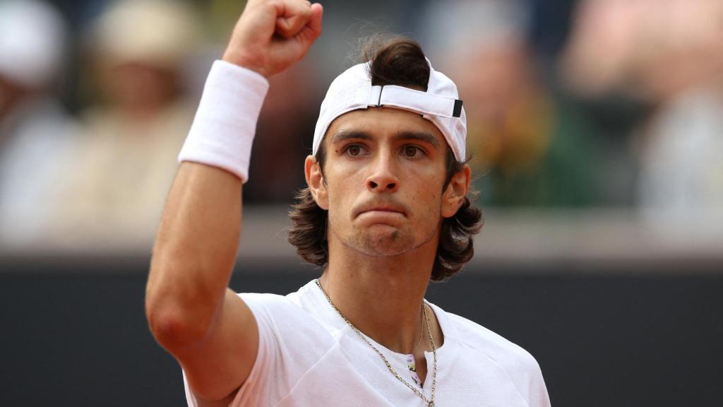 Lorenzo Musetti celebra su victoria sobre Alcaraz en el ATP500 de Hamburgo